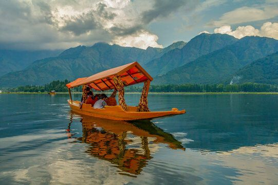 Dal Lake & Shikara Rides